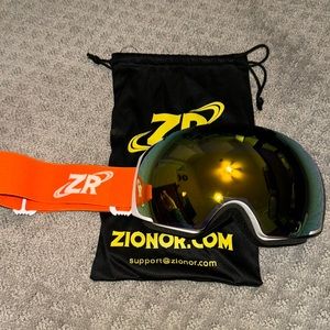 mens medium ski snowboard goggles yellow and green lens